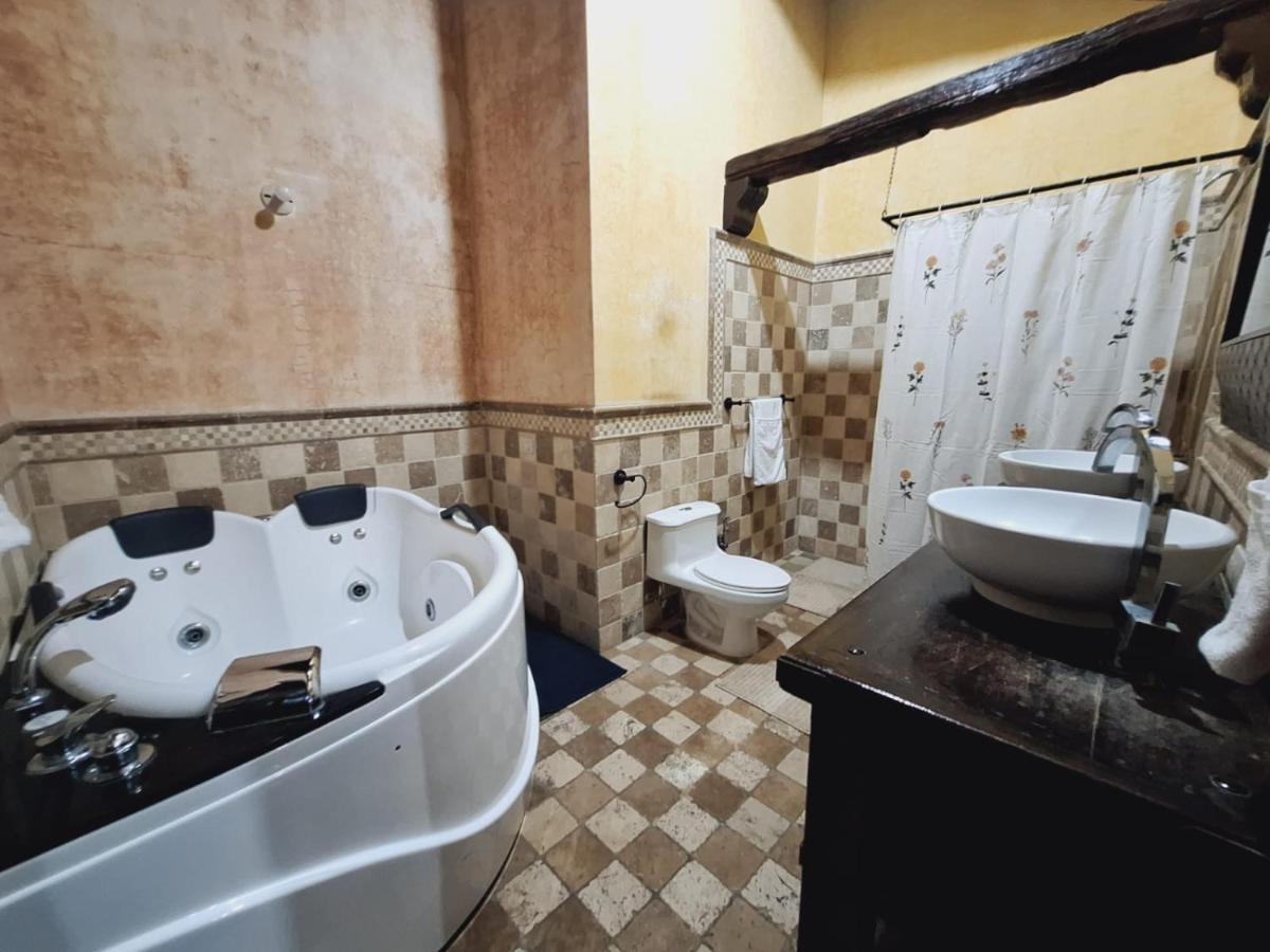 Hotel Boutique Casa Del Angel Antigua ภายนอก รูปภาพ