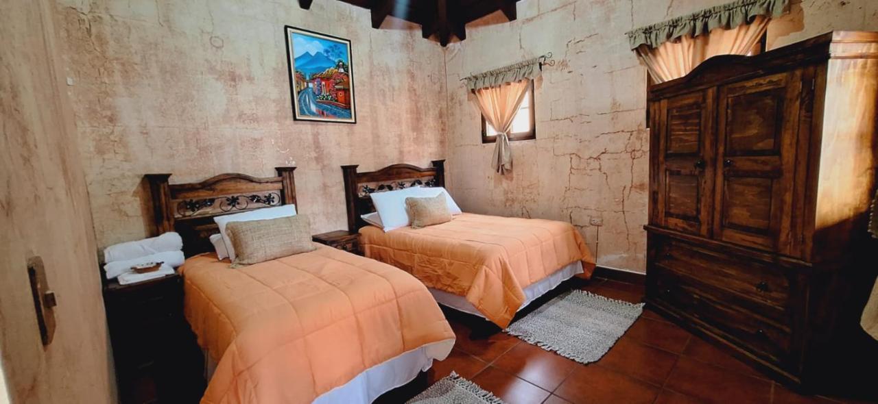 Hotel Boutique Casa Del Angel Antigua ภายนอก รูปภาพ